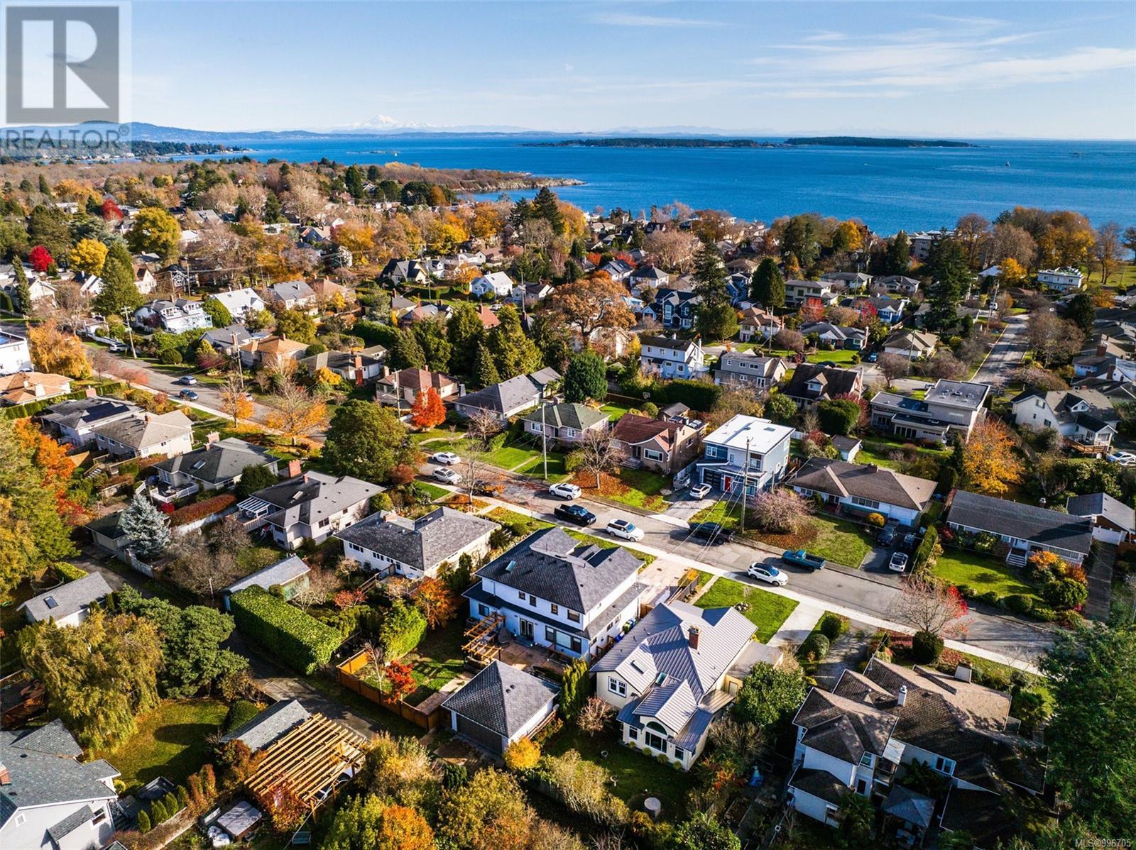  2328 Dunlevy Street, Oak Bay