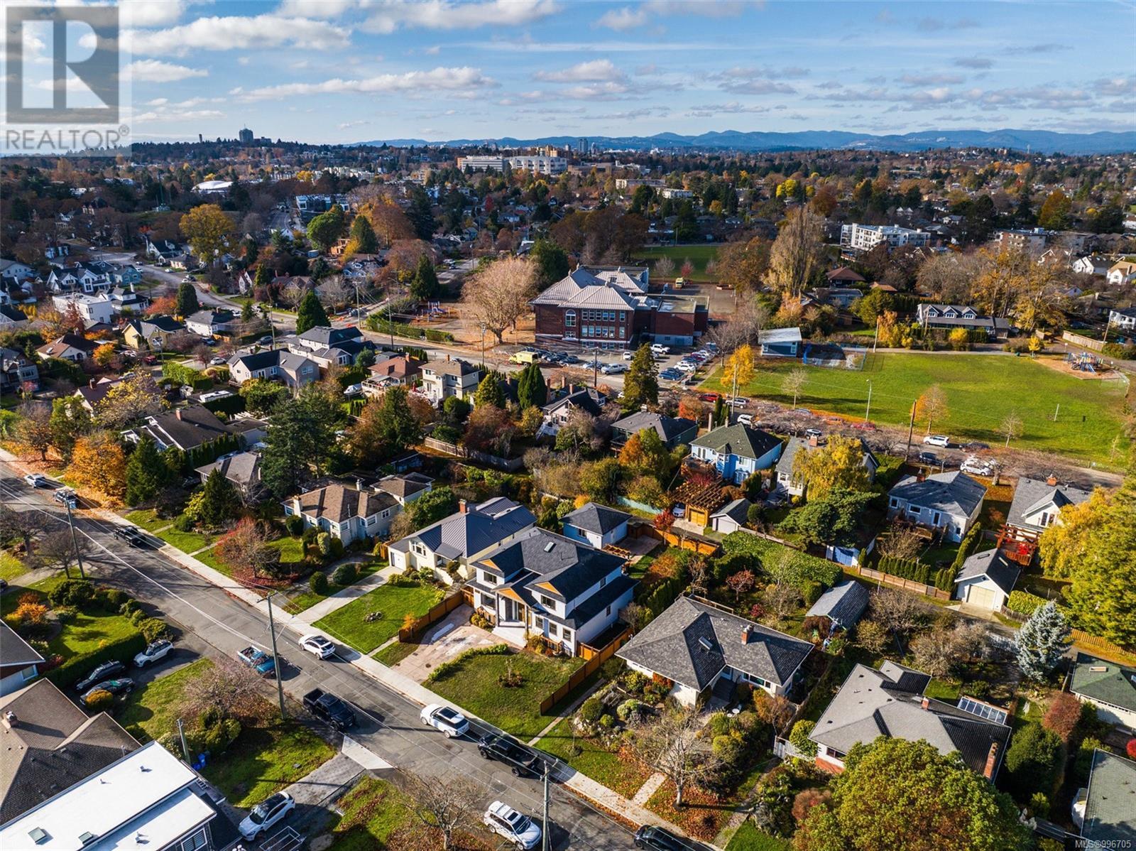  2328 Dunlevy Street, Oak Bay