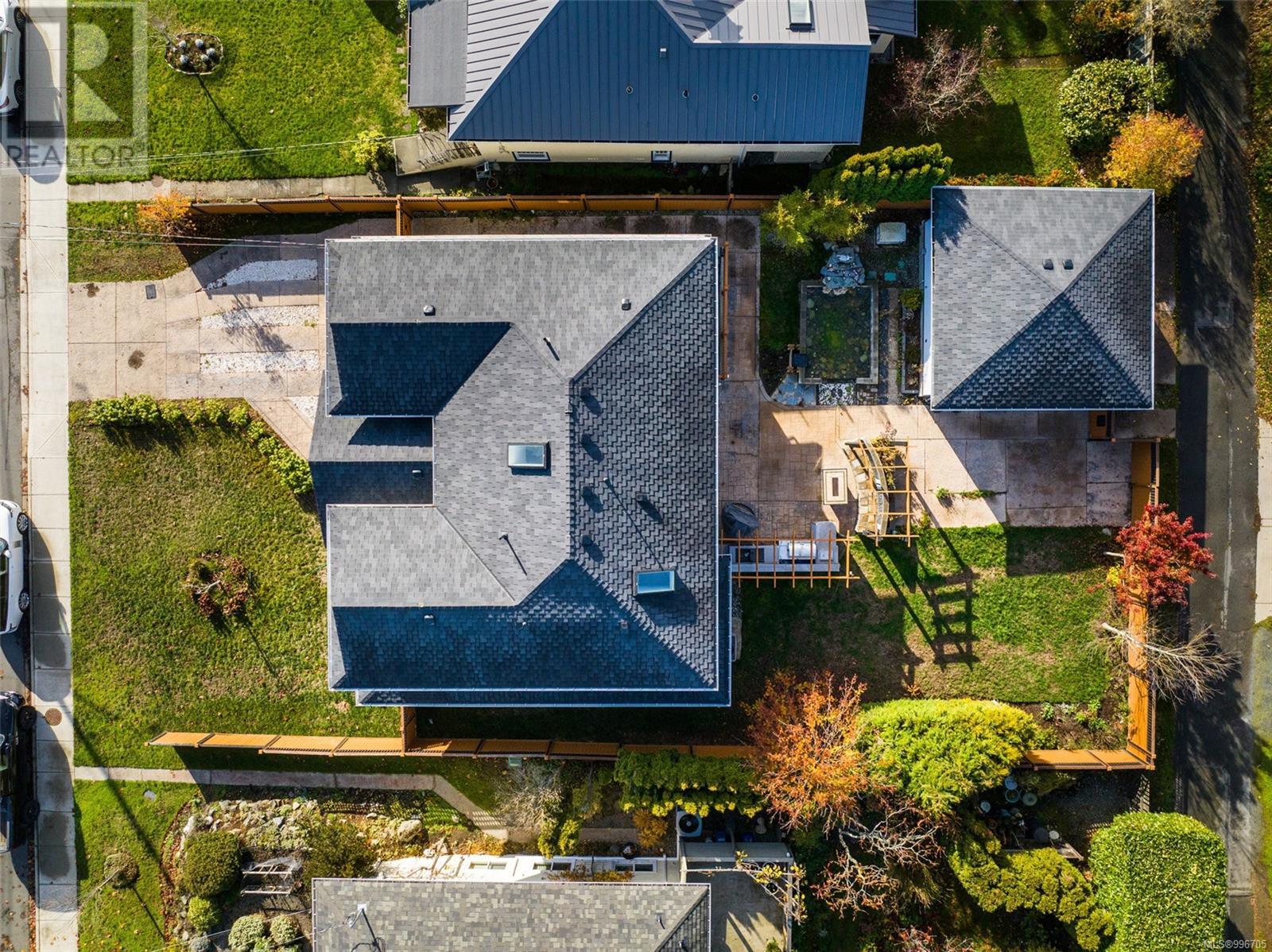  2328 Dunlevy Street, Oak Bay