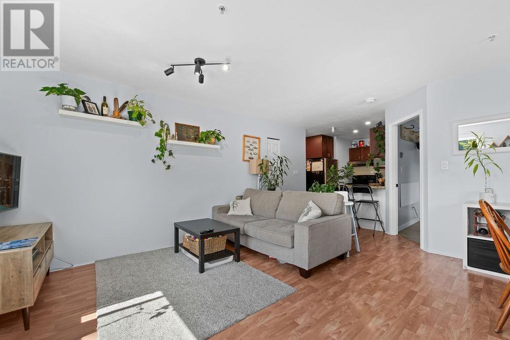 A201 40100 WILLOW CRESCENT, Squamish
