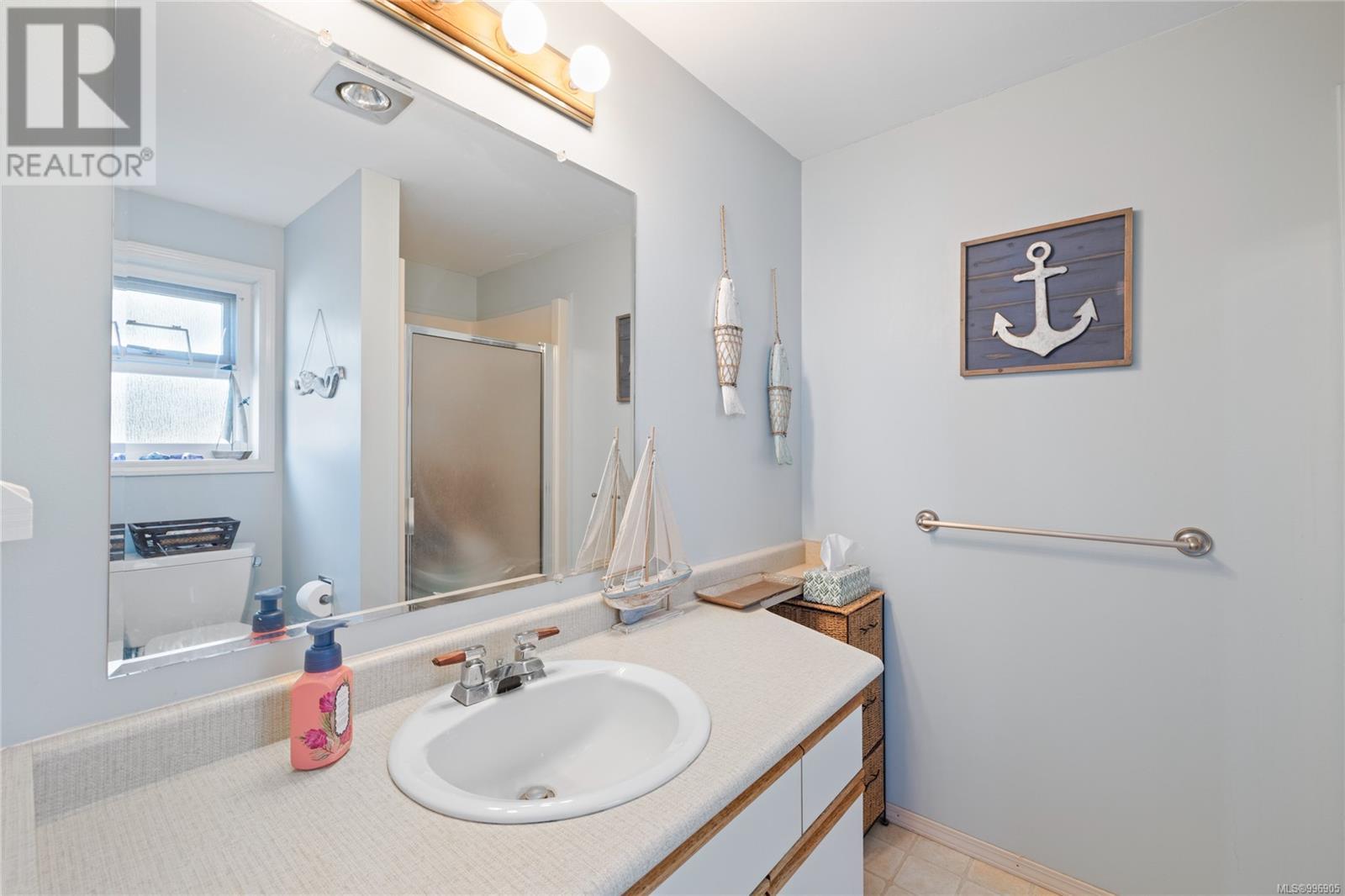 1682 Admiral Tryon Blvd, Parksville