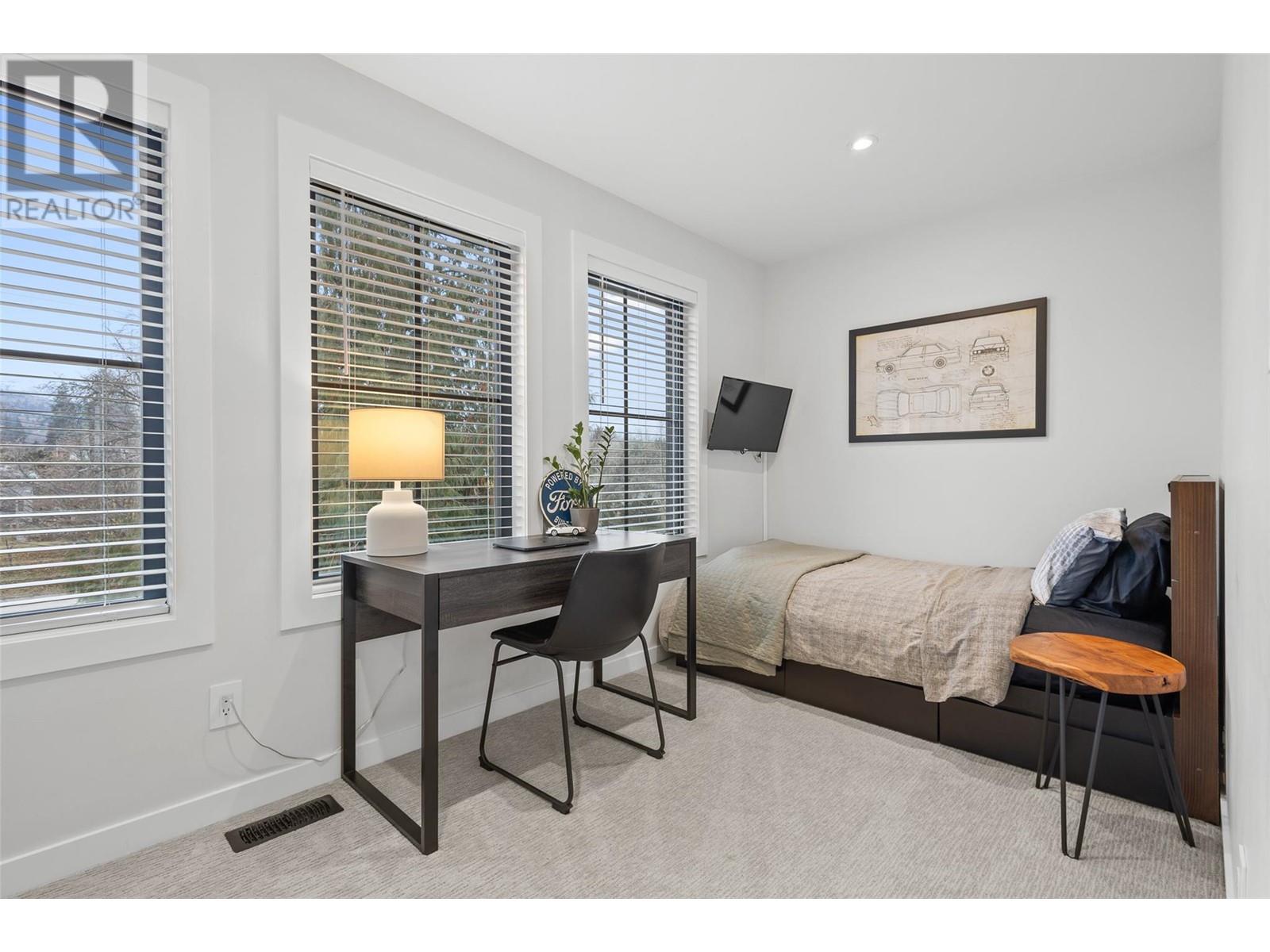 712 Schafer Road, Kelowna