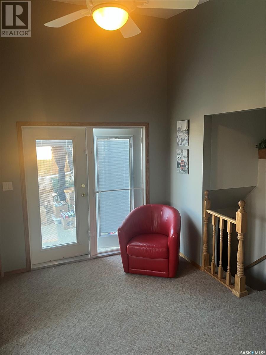 Photo 5 of 112 Assiniboia Avenue, Assiniboia SK