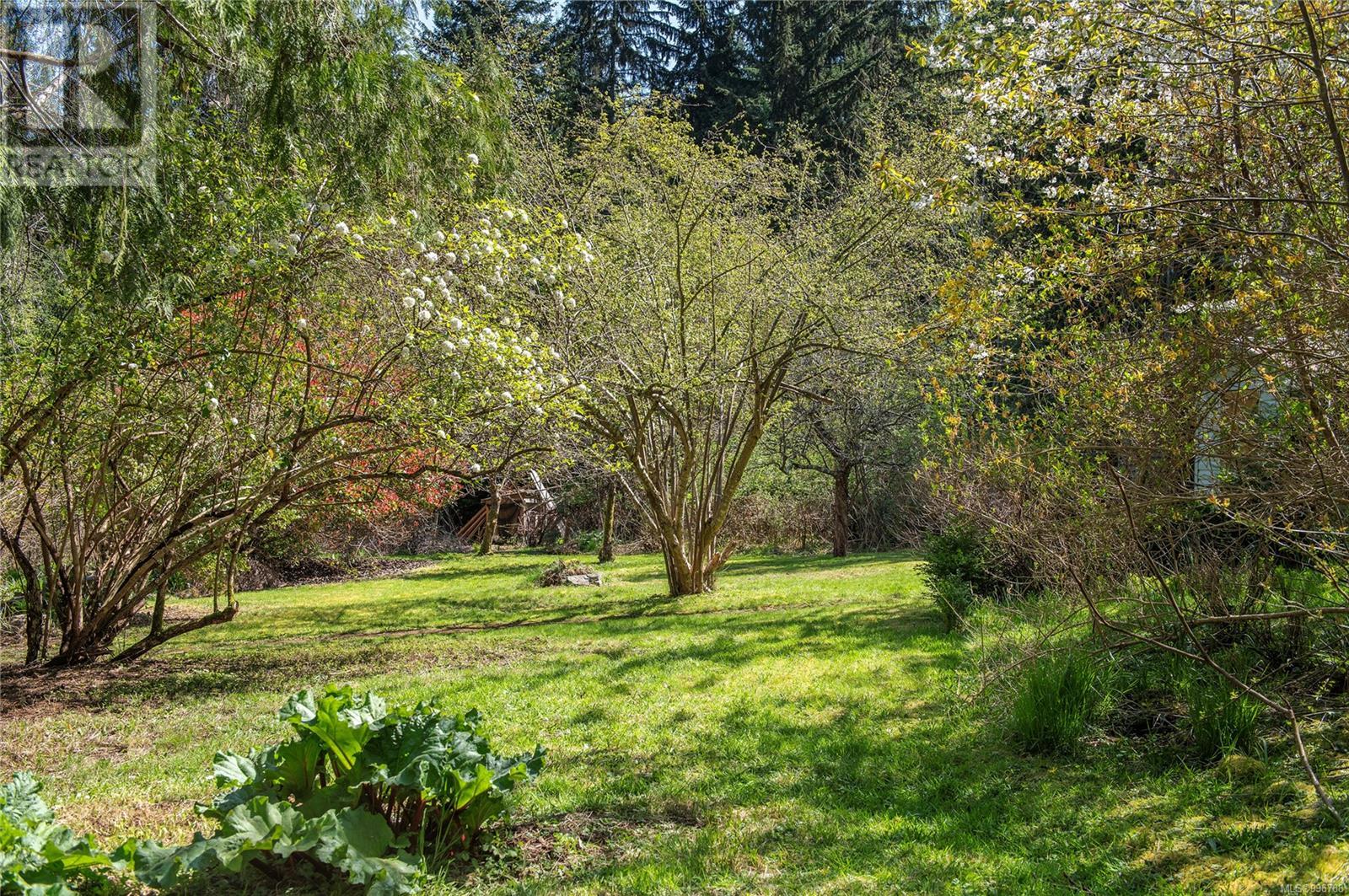 5240 Country Place Rd, Denman Island