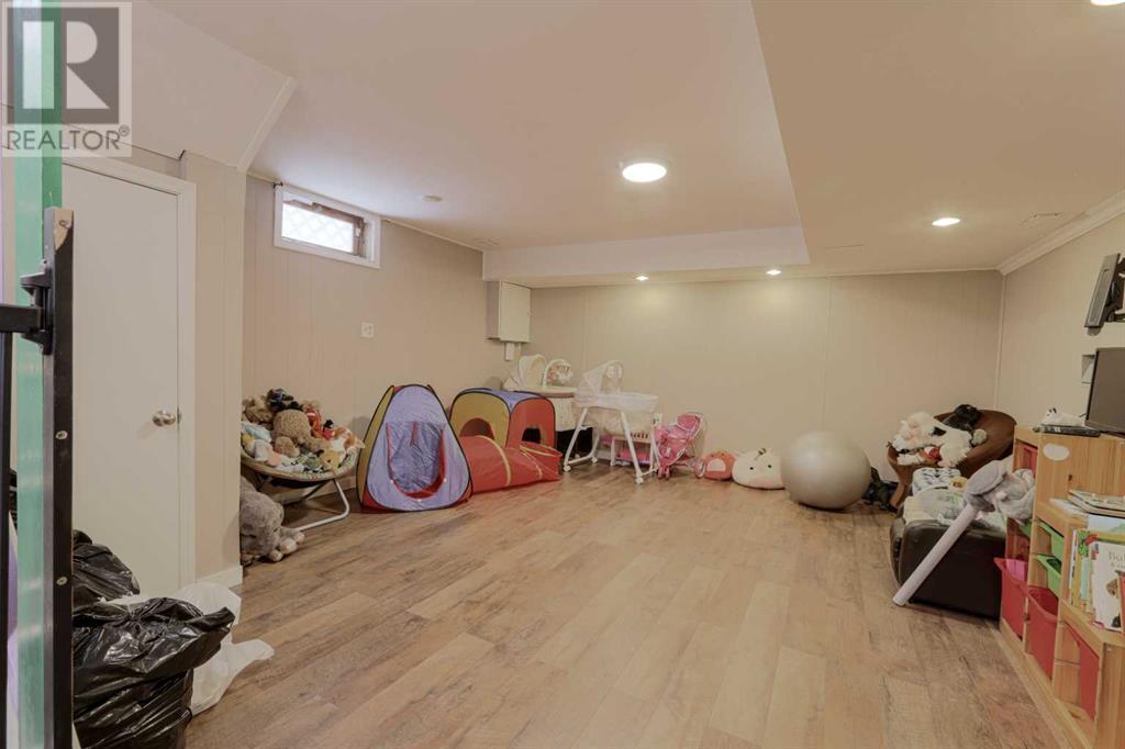 Single Family House for Sale in  Mckenna Mews SE McKenzie Lake Calgary 