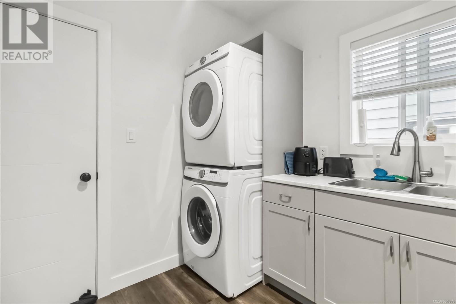  3329 Sanderling Way, Langford