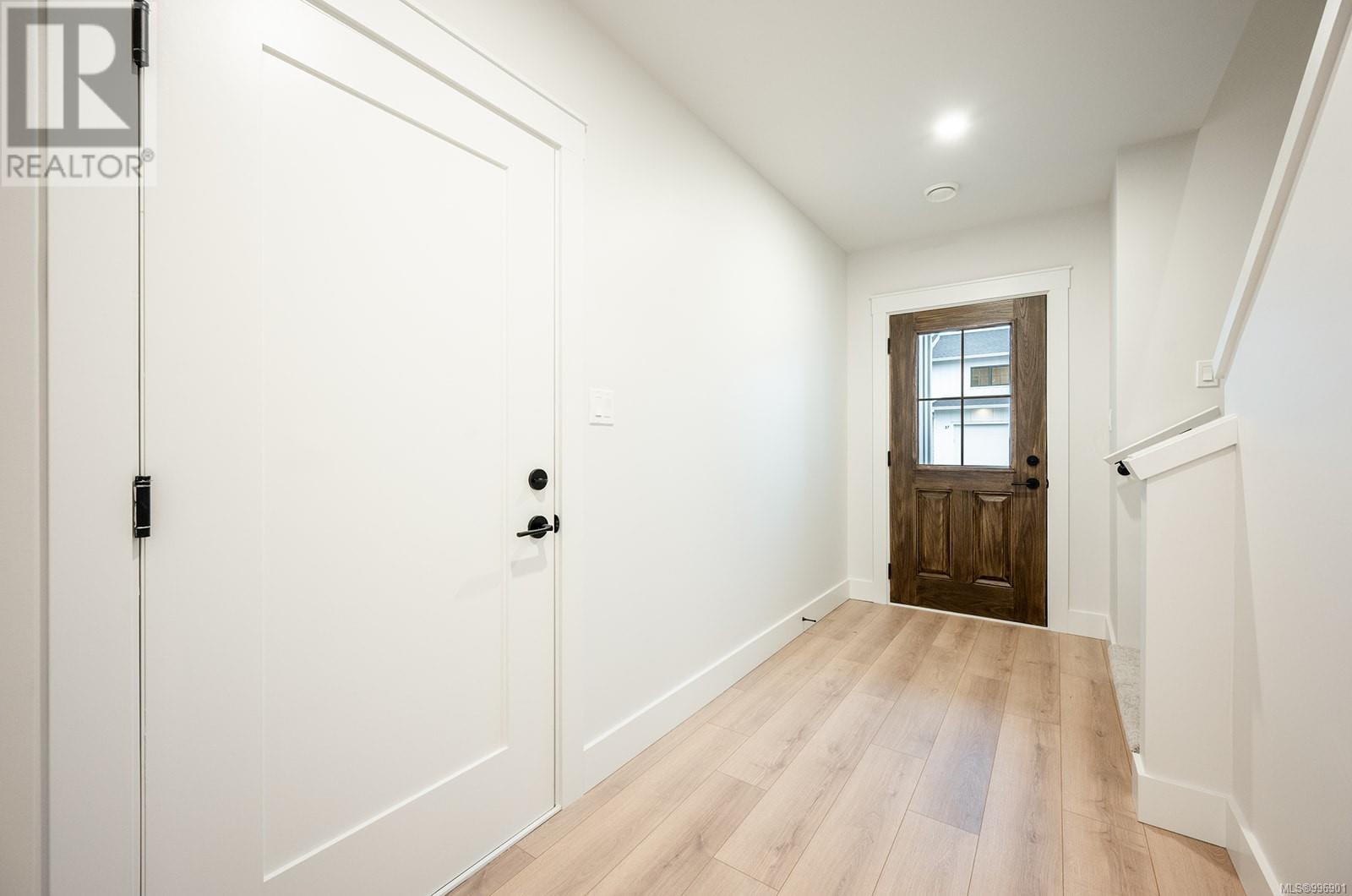 2 1090 Evergreen Rd, Campbell River