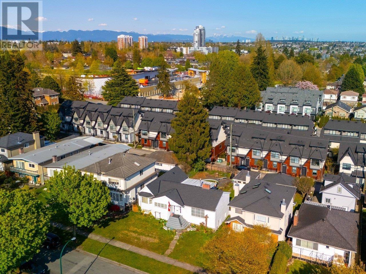 Photo 4 of 7898 Osler Street, Vancouver BC