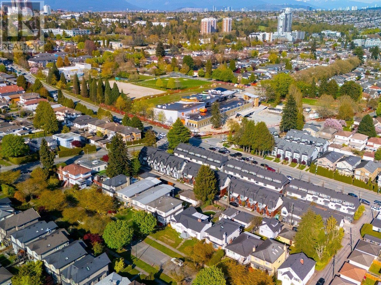 Photo 9 of 7898 Osler Street, Vancouver BC