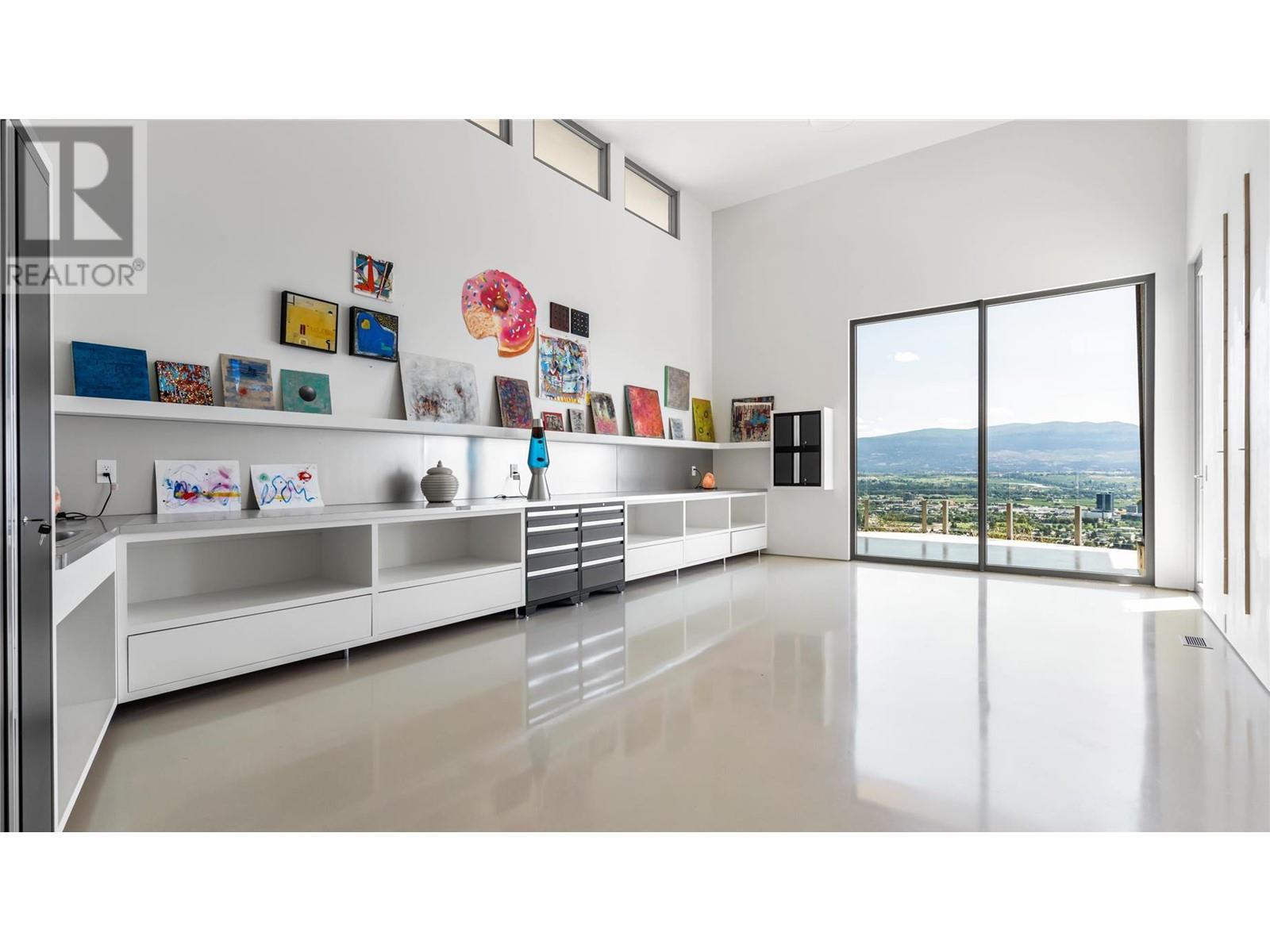 764 Rockcliffe Place, Kelowna