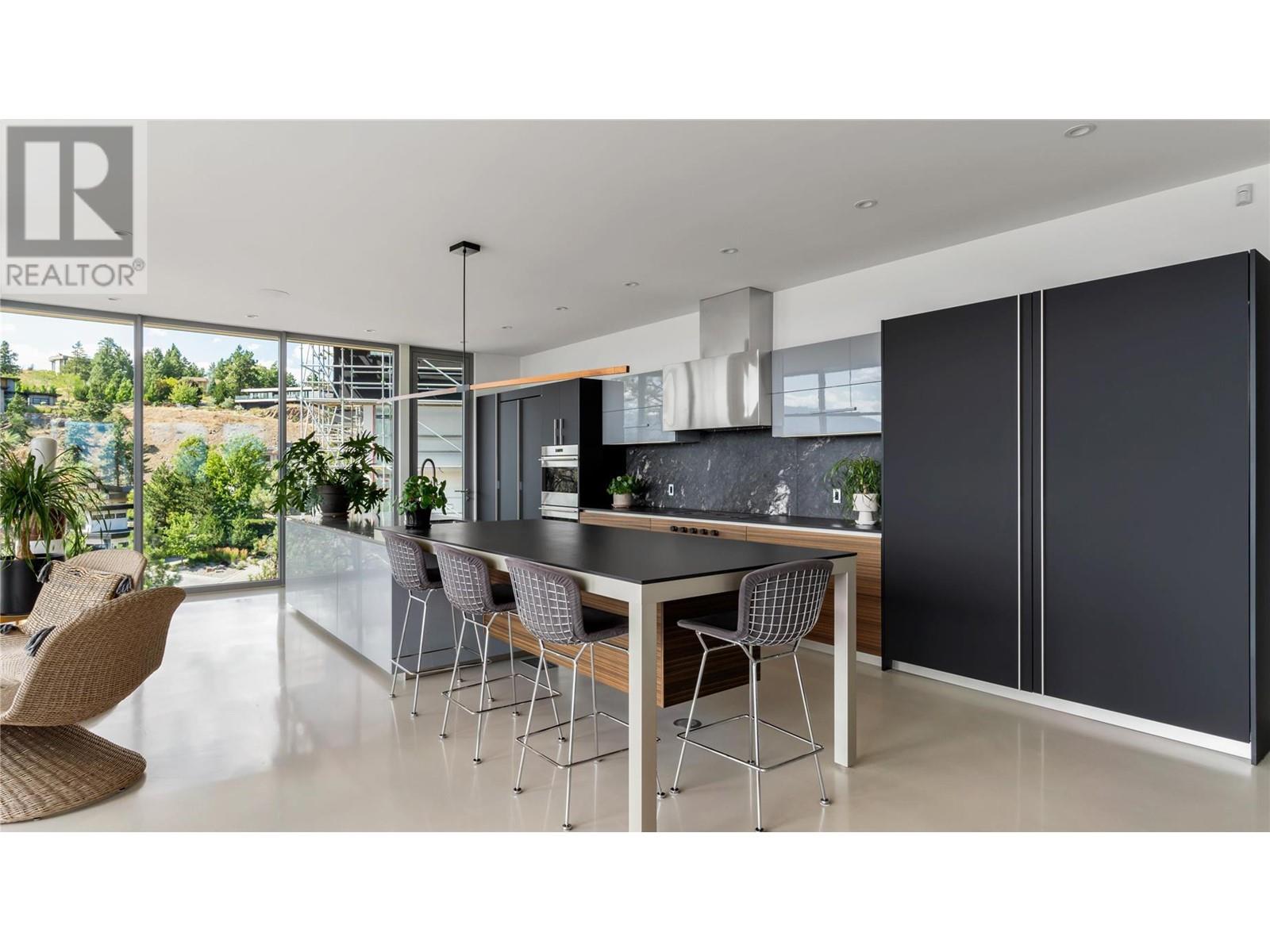764 Rockcliffe Place, Kelowna