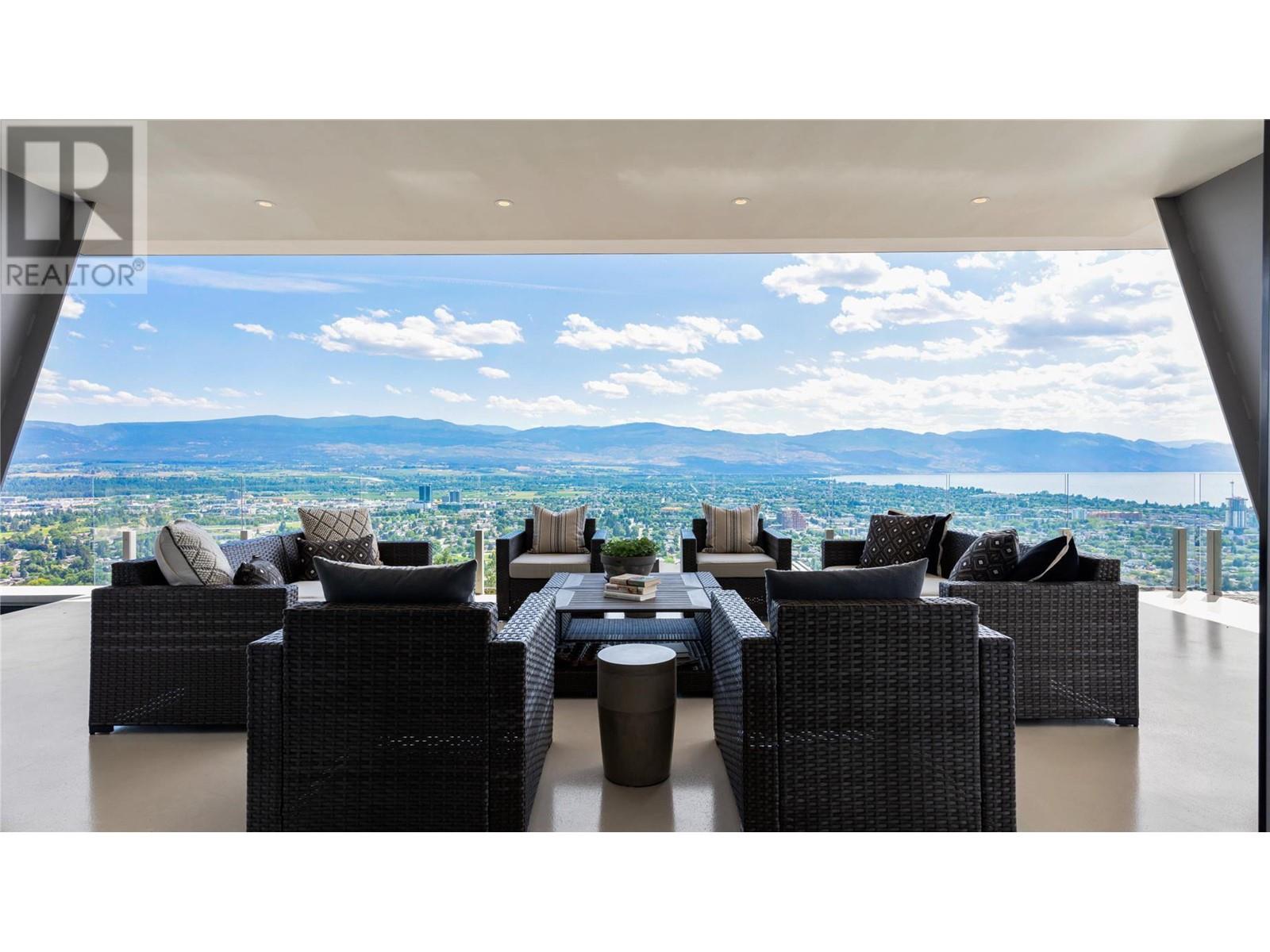 764 Rockcliffe Place, Kelowna