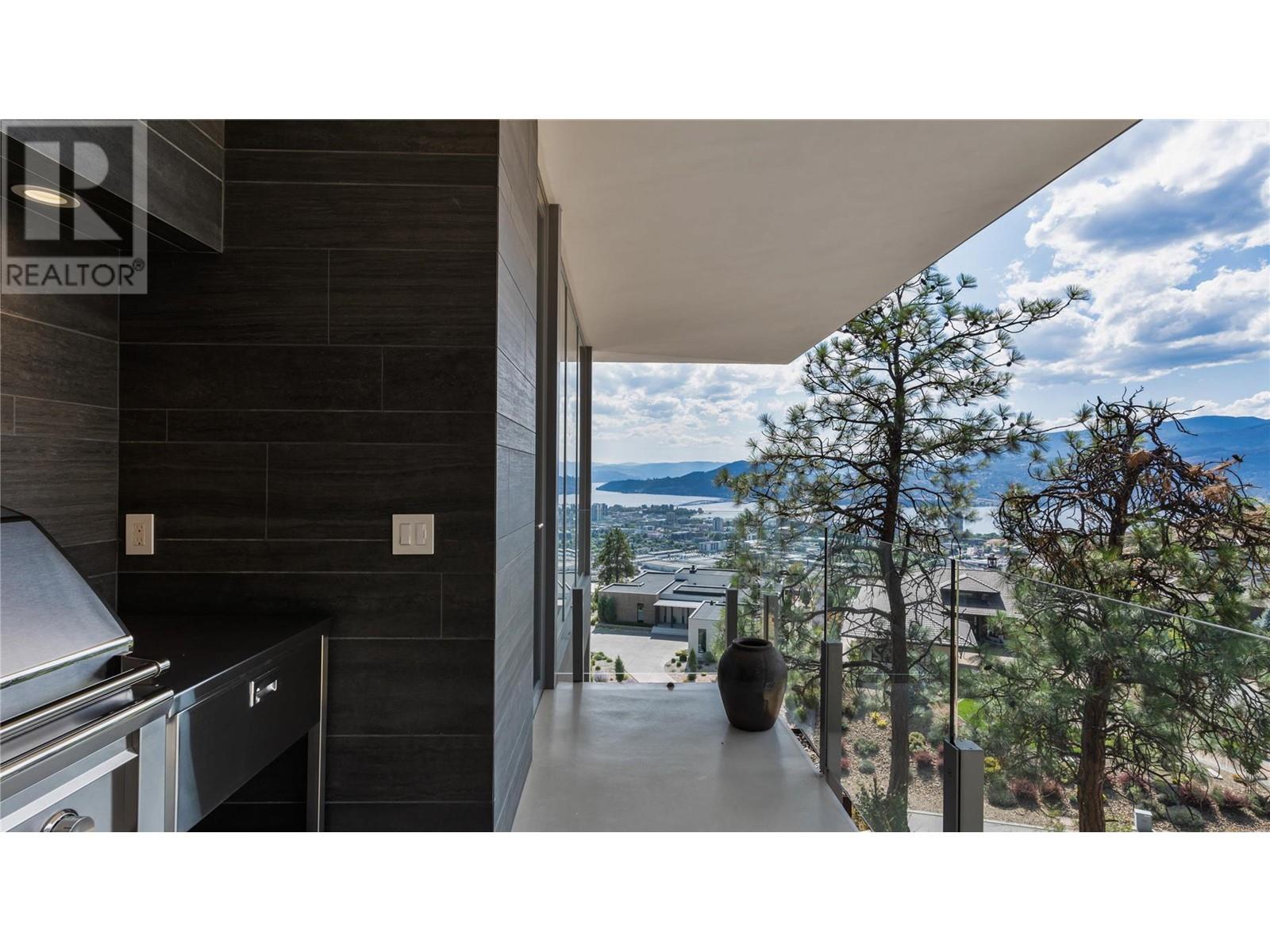 764 Rockcliffe Place, Kelowna