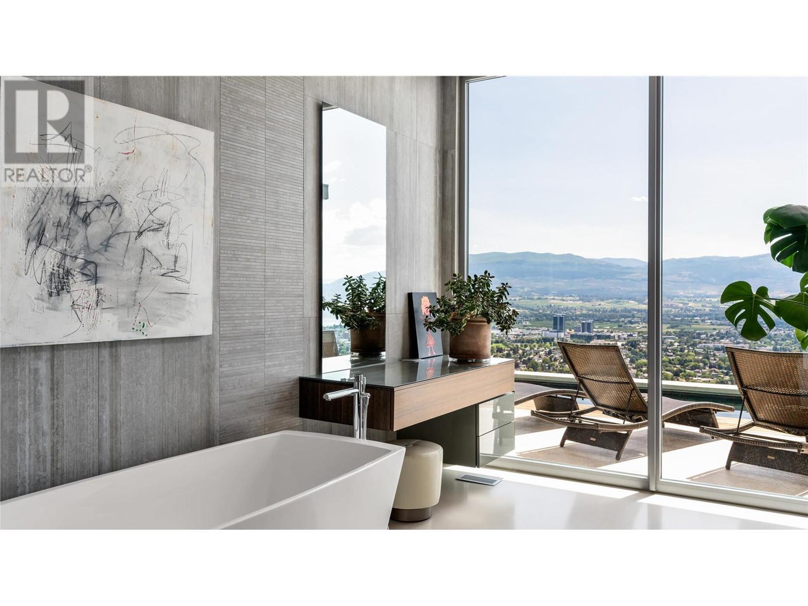 764 Rockcliffe Place, Kelowna