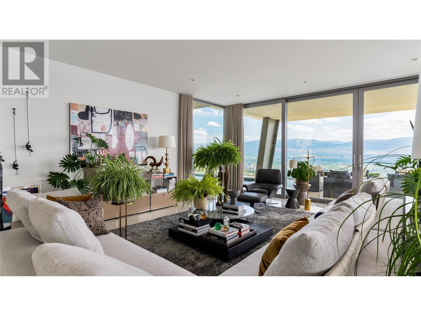 764 Rockcliffe Place, Kelowna