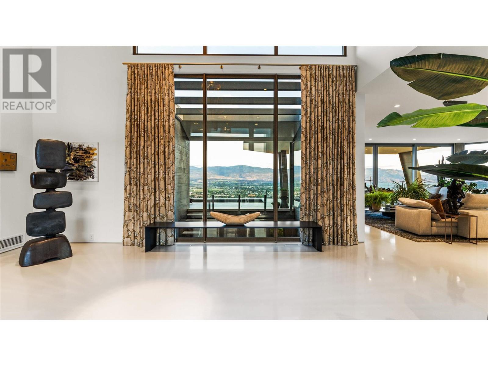 764 Rockcliffe Place, Kelowna