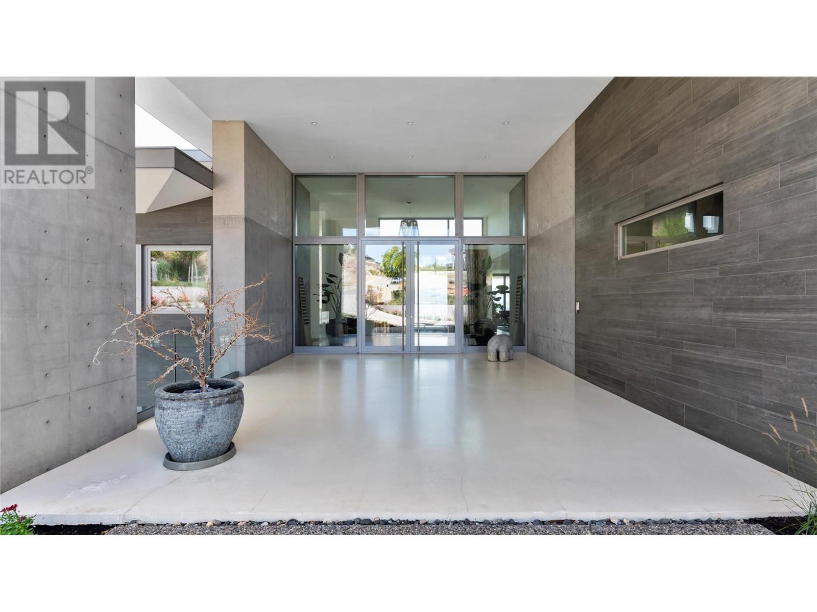 764 Rockcliffe Place, Kelowna