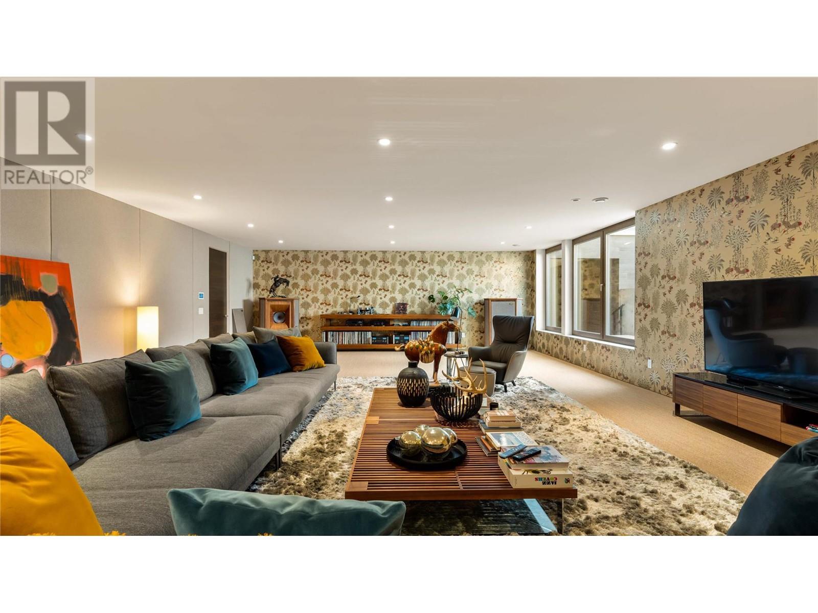 764 Rockcliffe Place, Kelowna