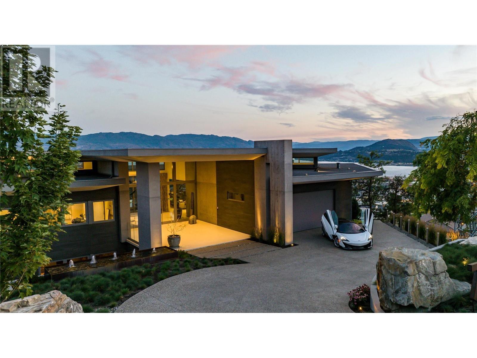 764 Rockcliffe Place, Kelowna