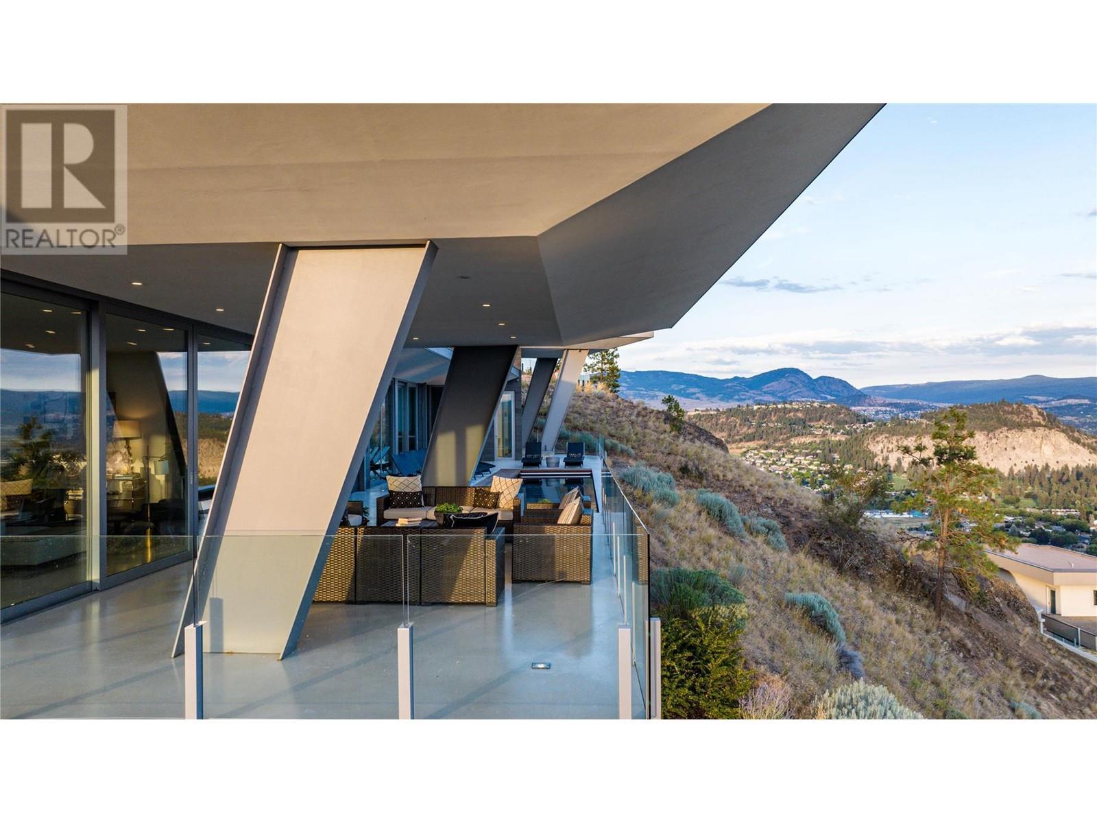 764 Rockcliffe Place, Kelowna