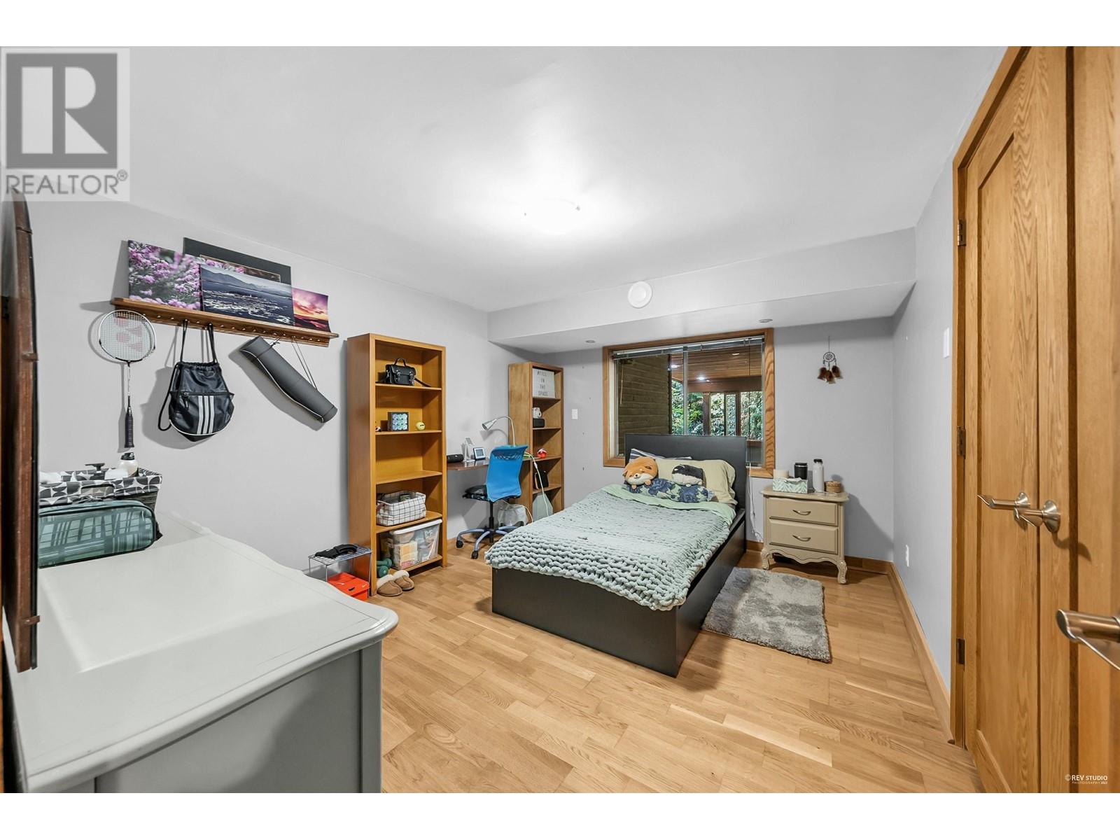 3915 BAYRIDGE PLACE, West Vancouver