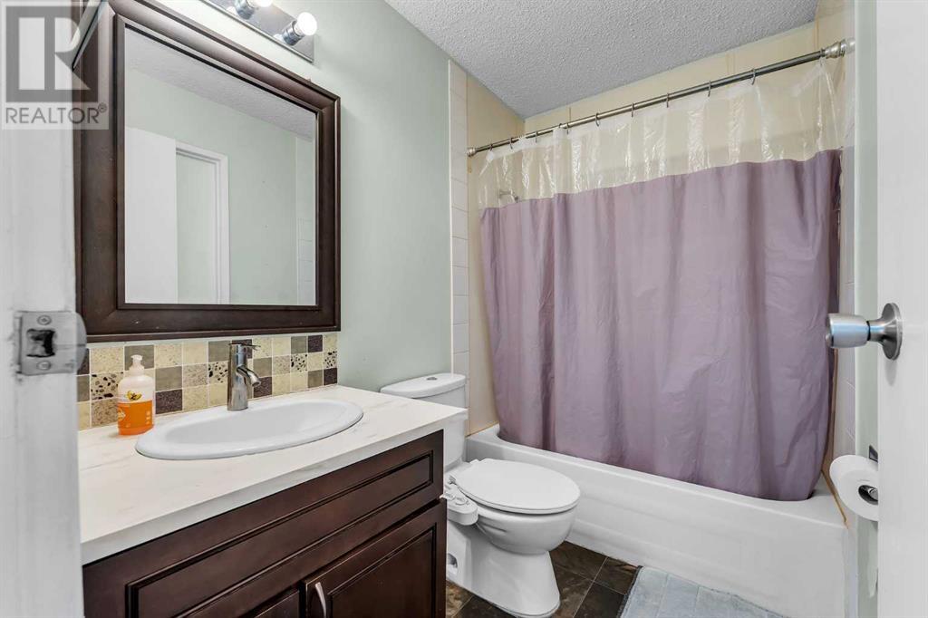 Single Family House Bi-level for Sale in   Avenue SE Forest Heights Calgary 