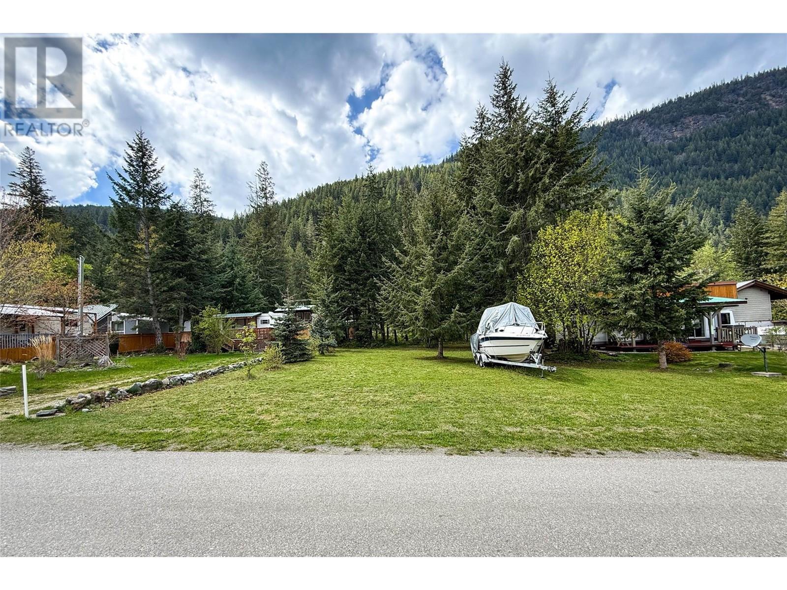 Recreational for Sale in Lardeau – Lots 22, 23, 24 Main Street, Lardeau - Image 12