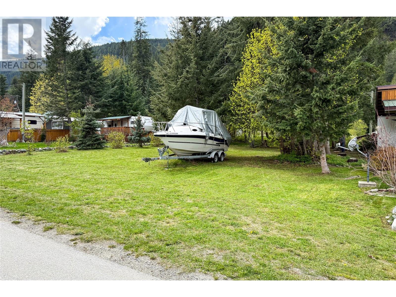 Recreational for Sale in Lardeau – Lots 22, 23, 24 Main Street, Lardeau - Image 10