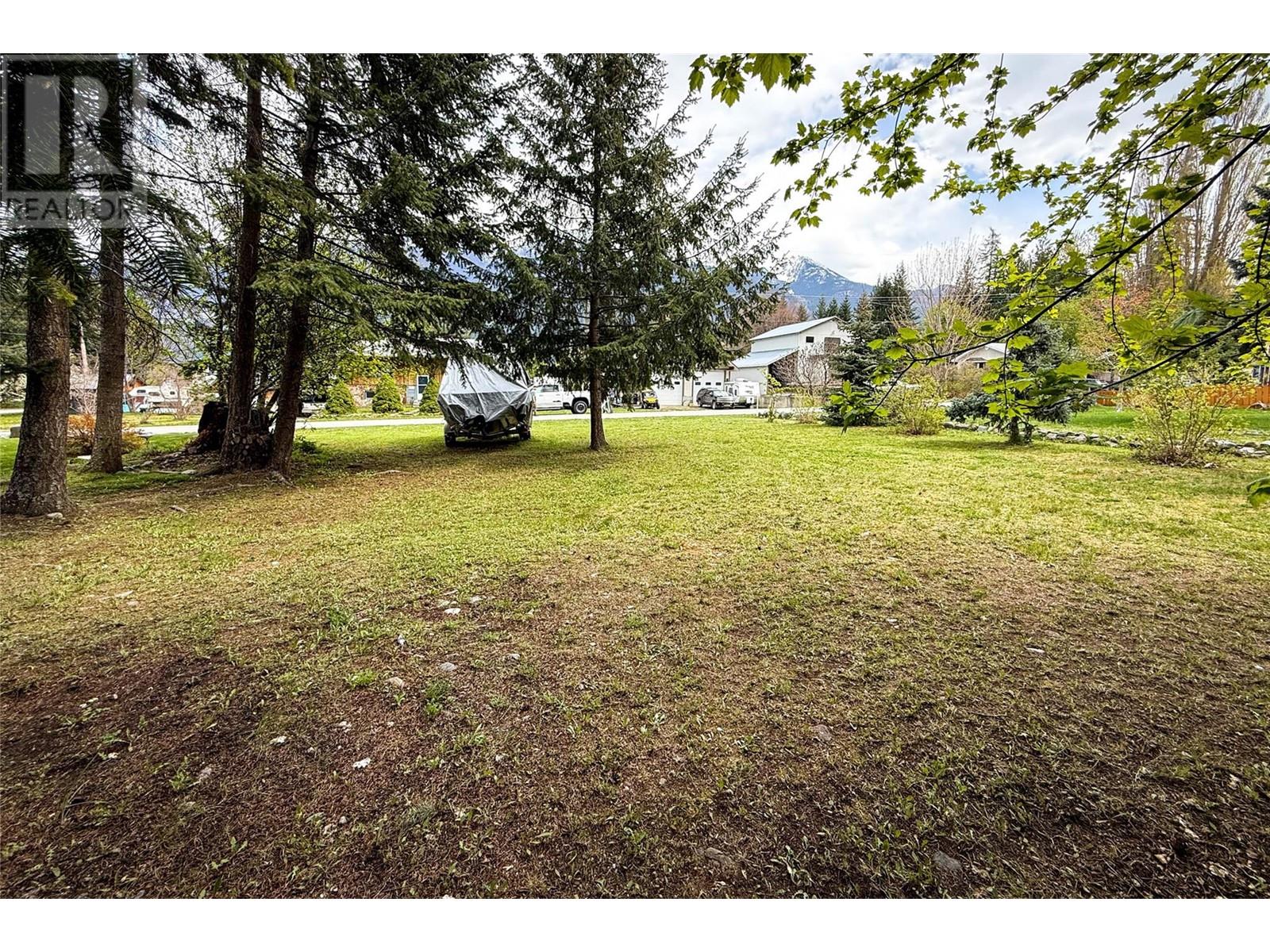 Recreational for Sale in Lardeau – Lots 22, 23, 24 Main Street, Lardeau - Image 9