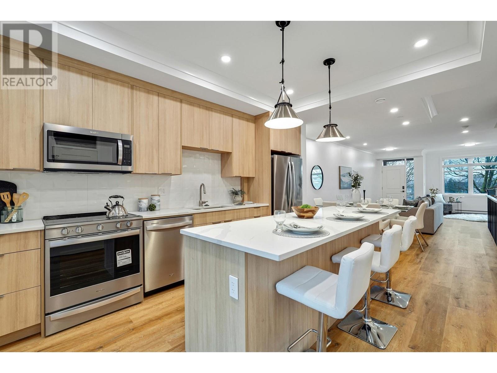 45 E EIGHTH AVENUE, New Westminster