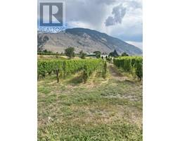  716 Lowe Drive, Cawston