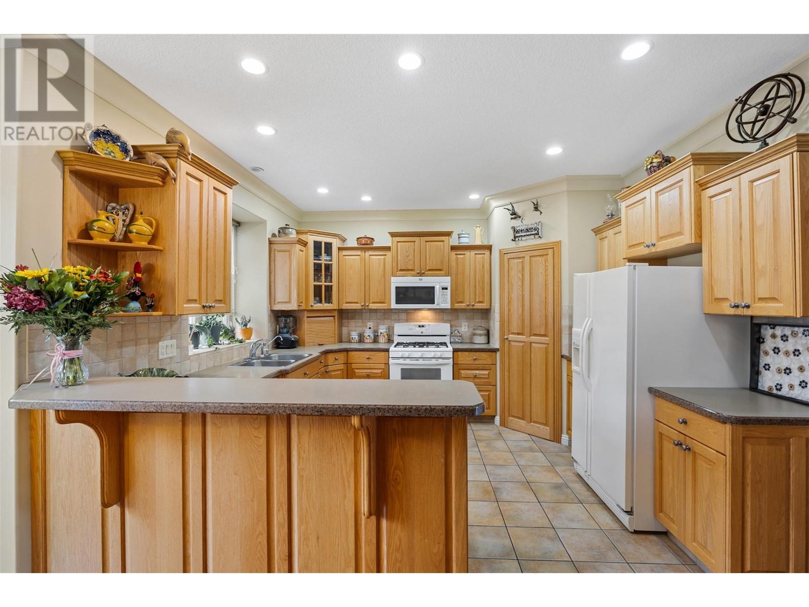 456 AZURE Place, Kamloops