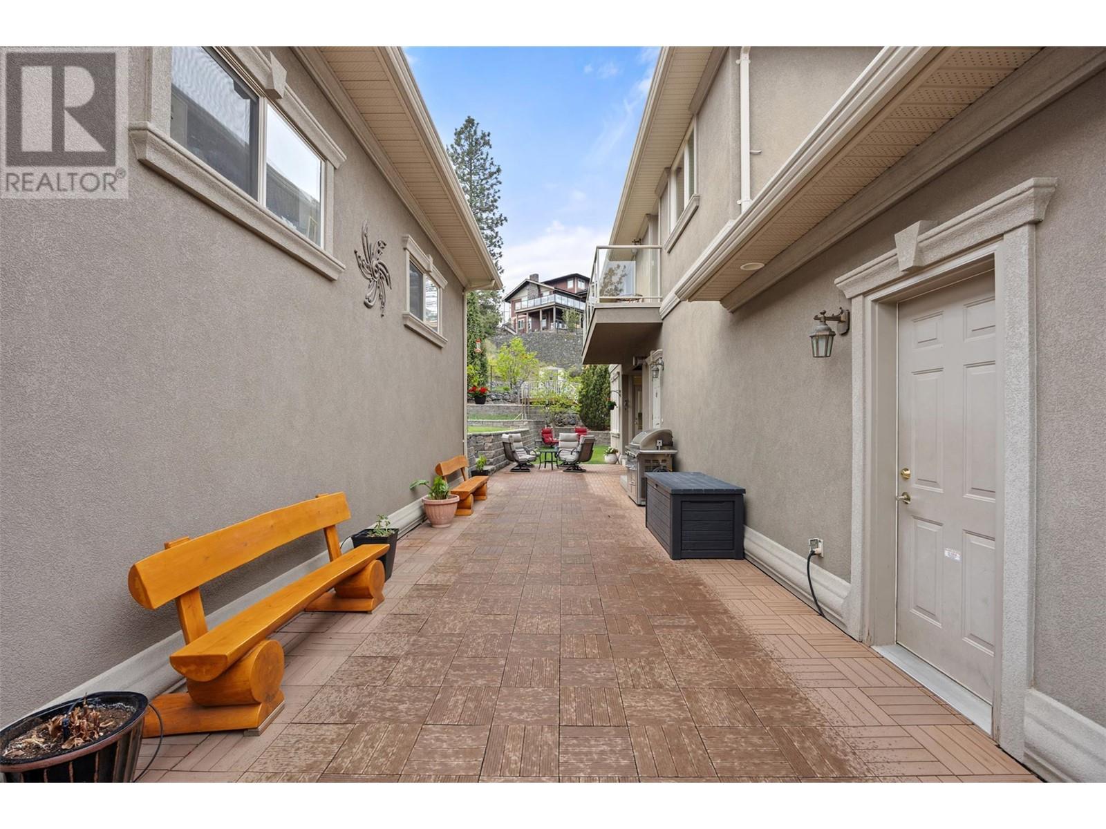 456 AZURE Place, Kamloops