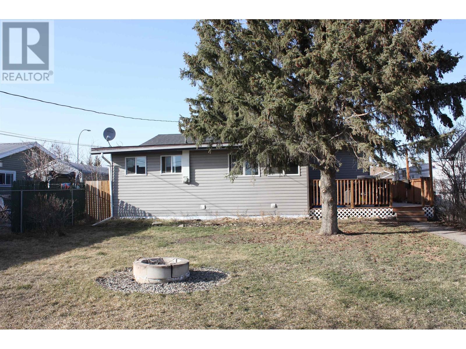 Photo 32 of 8315 94 Avenue, Fort St John BC