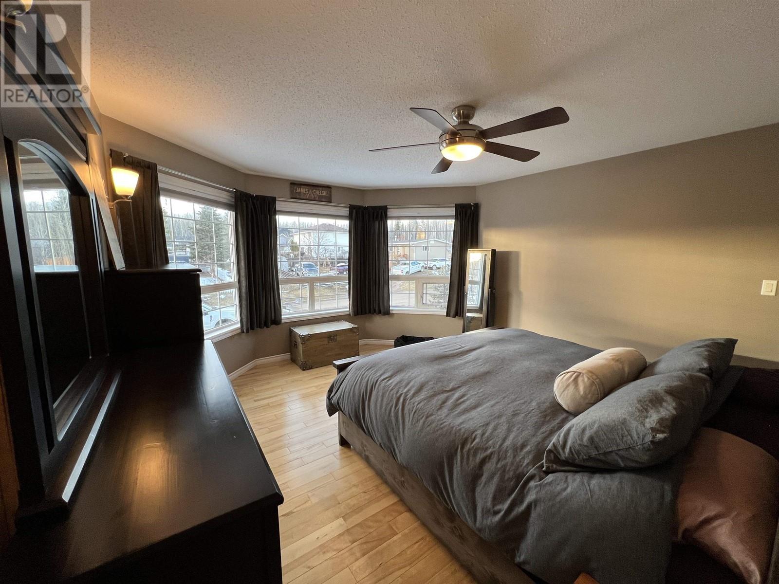 5508 MINNAKER CRESCENT, Fort Nelson
