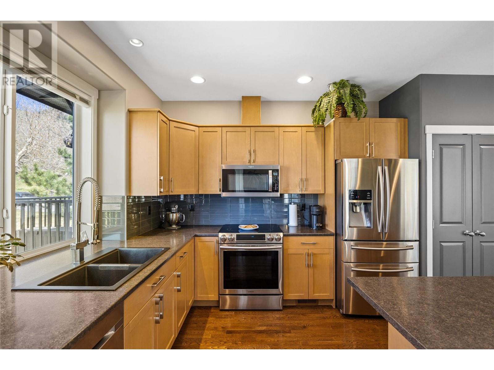 #2 100 SUN RIVERS DRIVE - Image 9