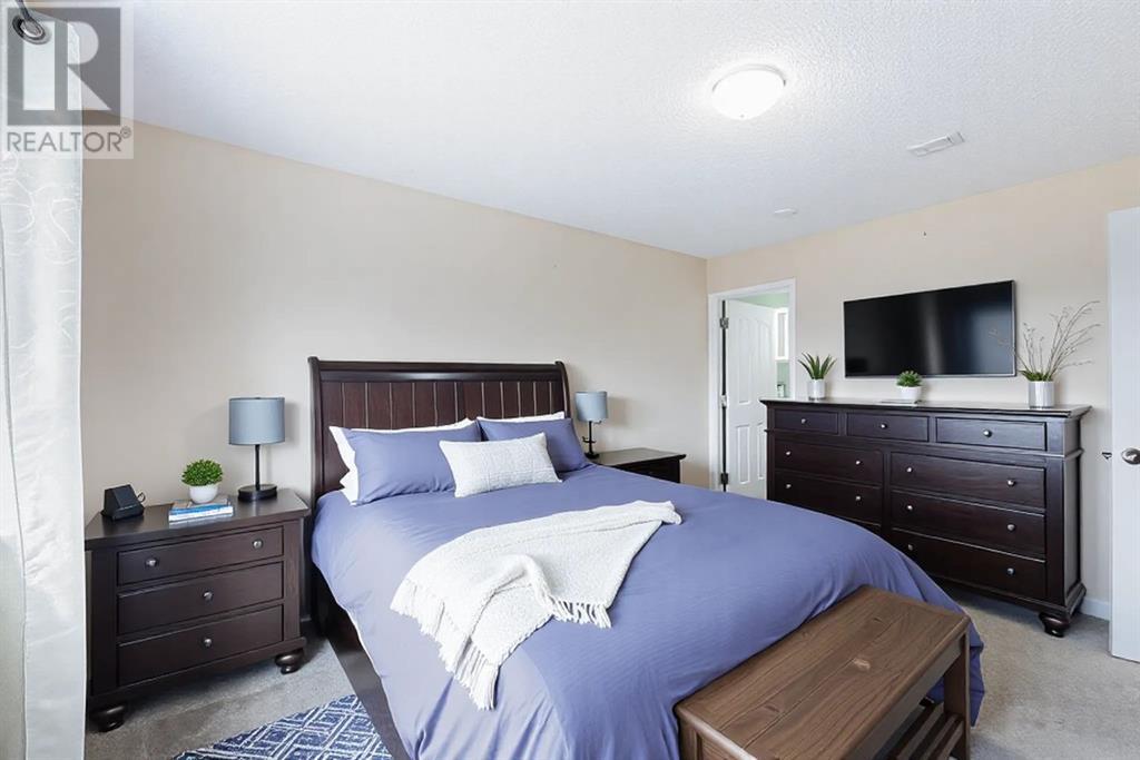 Single Family House for Sale in  Somerglen Crescent SW Somerset Calgary 