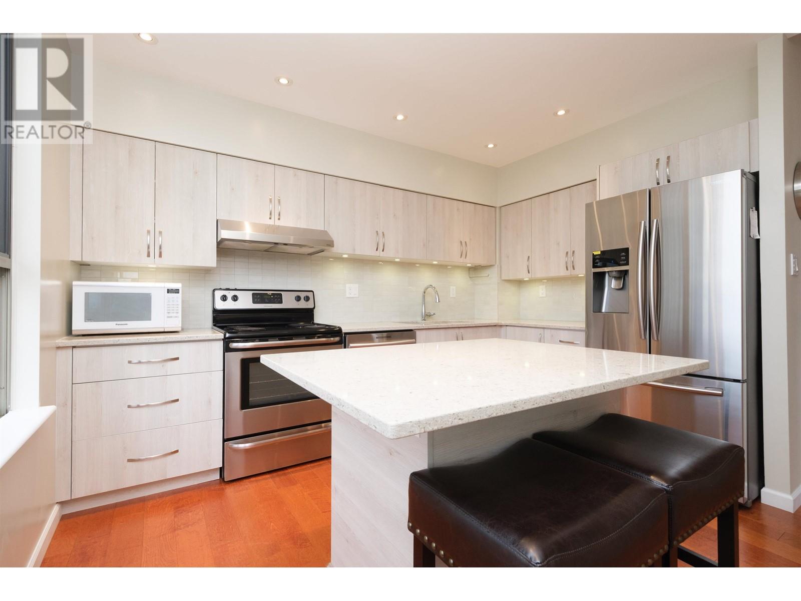 801 5885 OLIVE AVENUE, Burnaby