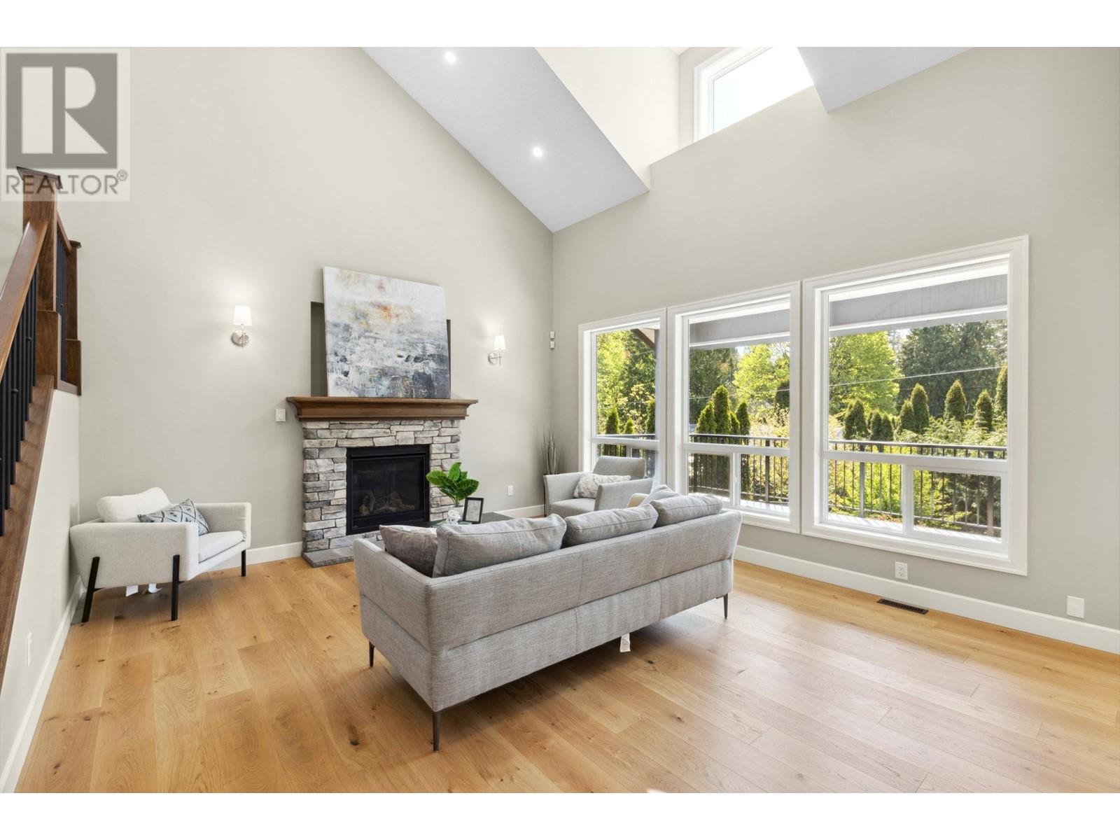 Photo 2 of 3312 Mctavish Court, Coquitlam BC