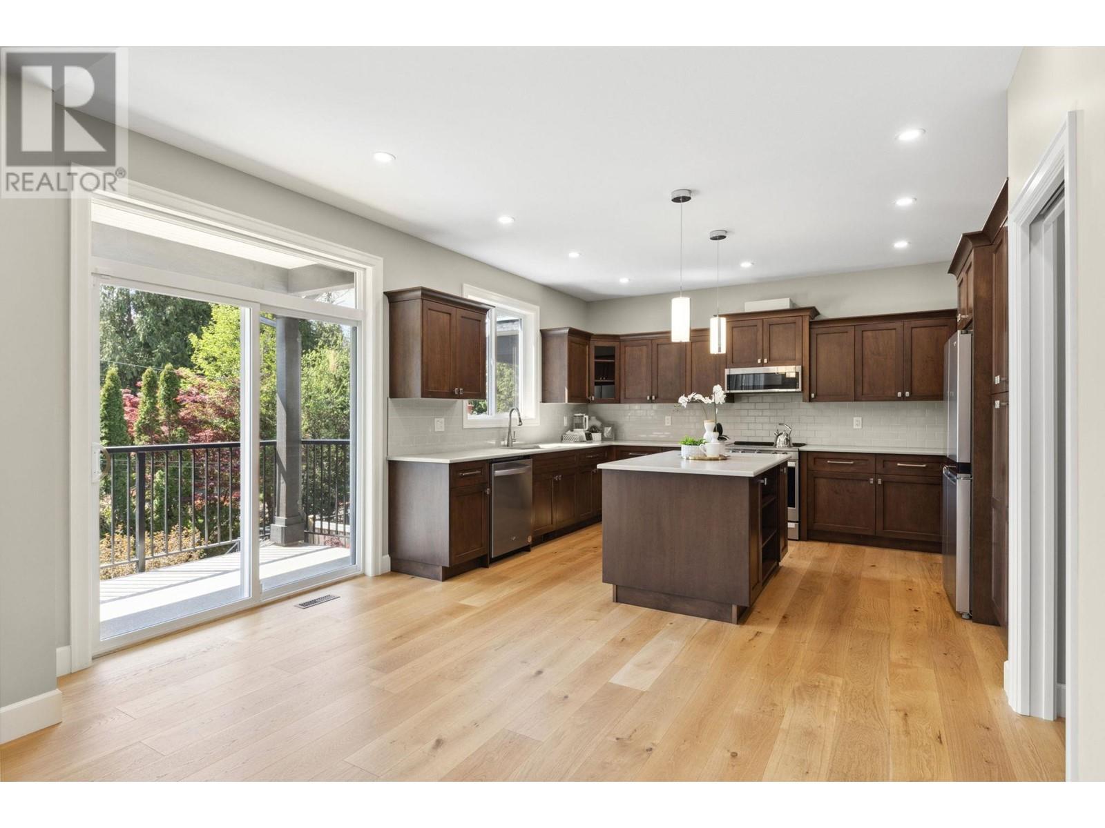 Photo 6 of 3312 Mctavish Court, Coquitlam BC
