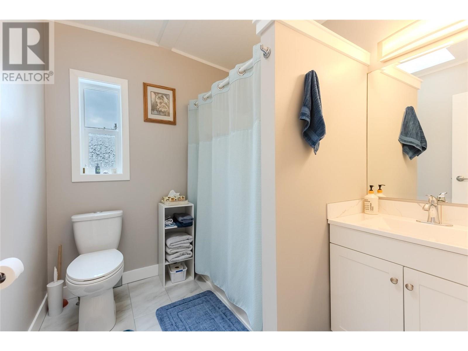 141 Topaz Crescent, Logan Lake