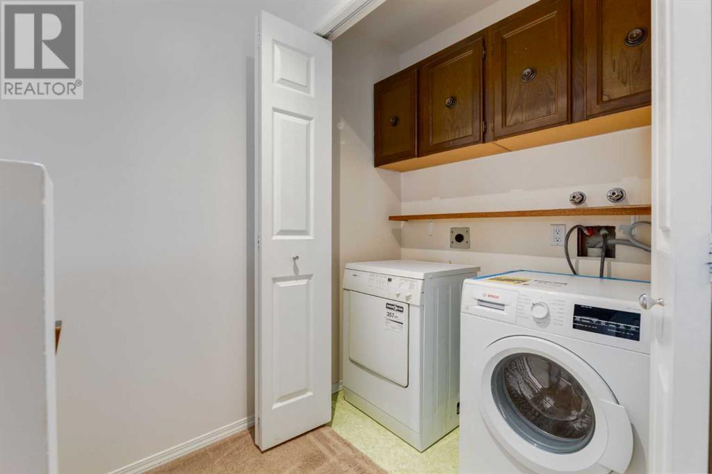 Single Family House for Sale in   Dalton Drive NW Dalhousie Calgary 