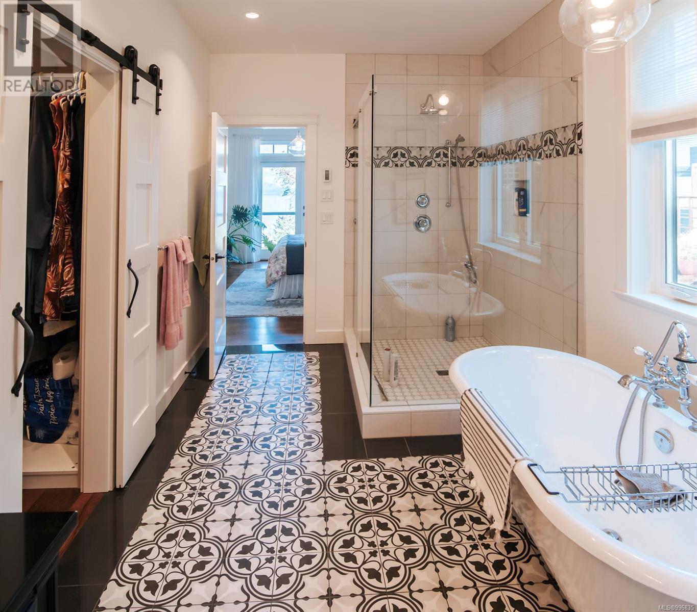  347 Collins Road, Salt Spring