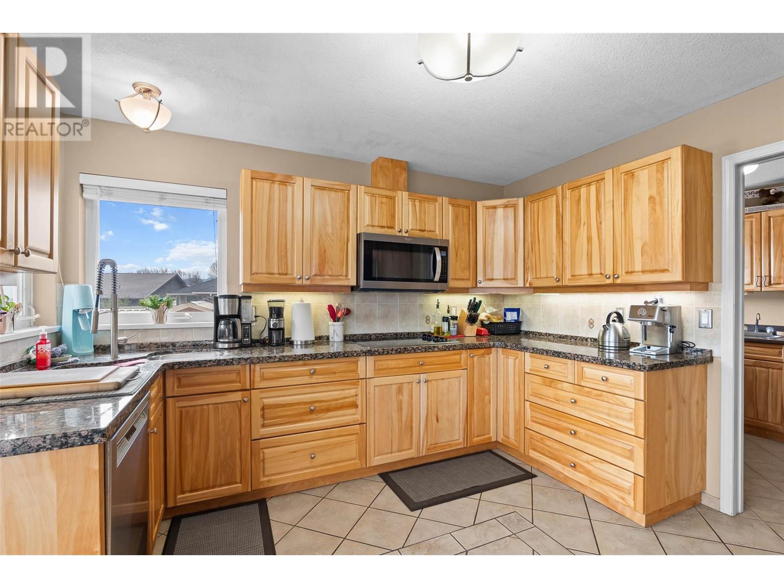 Photo 8 of 3460 Navatanee Drive, Kamloops BC