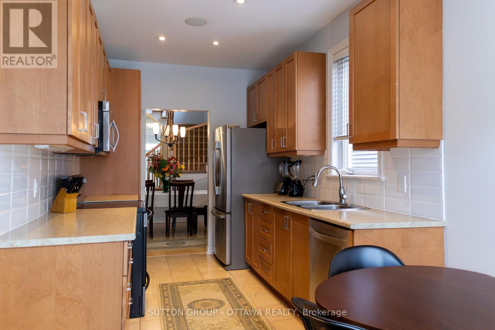 Photo 16 of 654 Moorpark Avenue, Ottawa ON