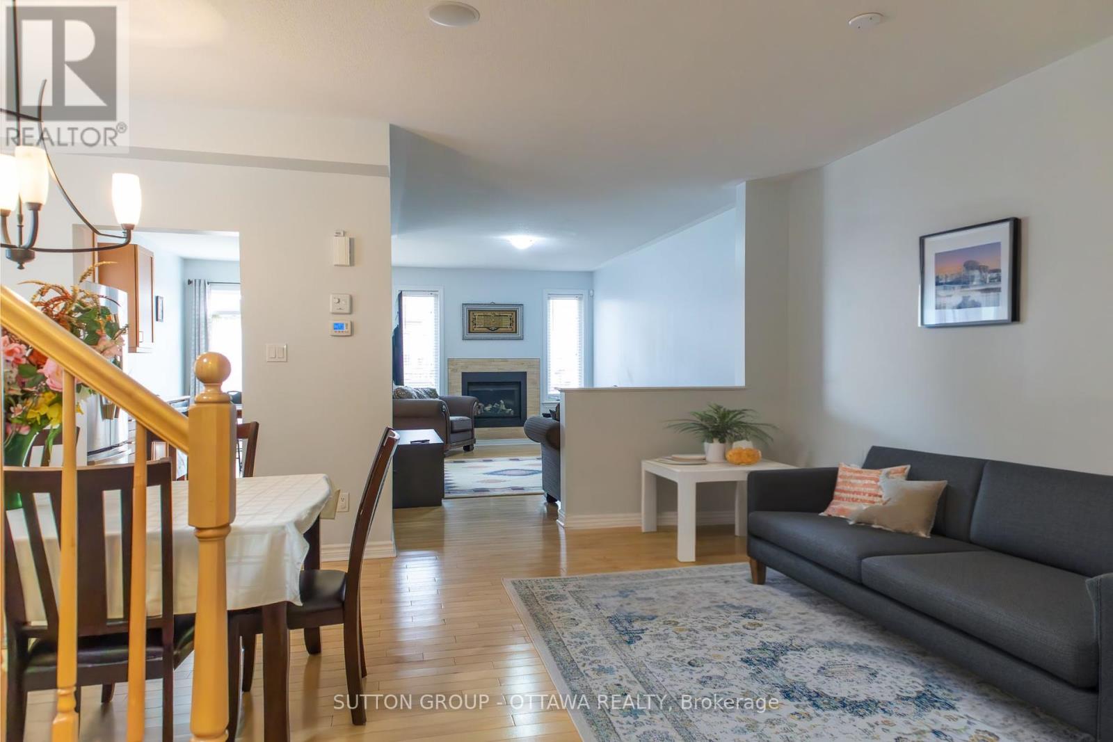 Photo 2 of 654 Moorpark Avenue, Ottawa ON