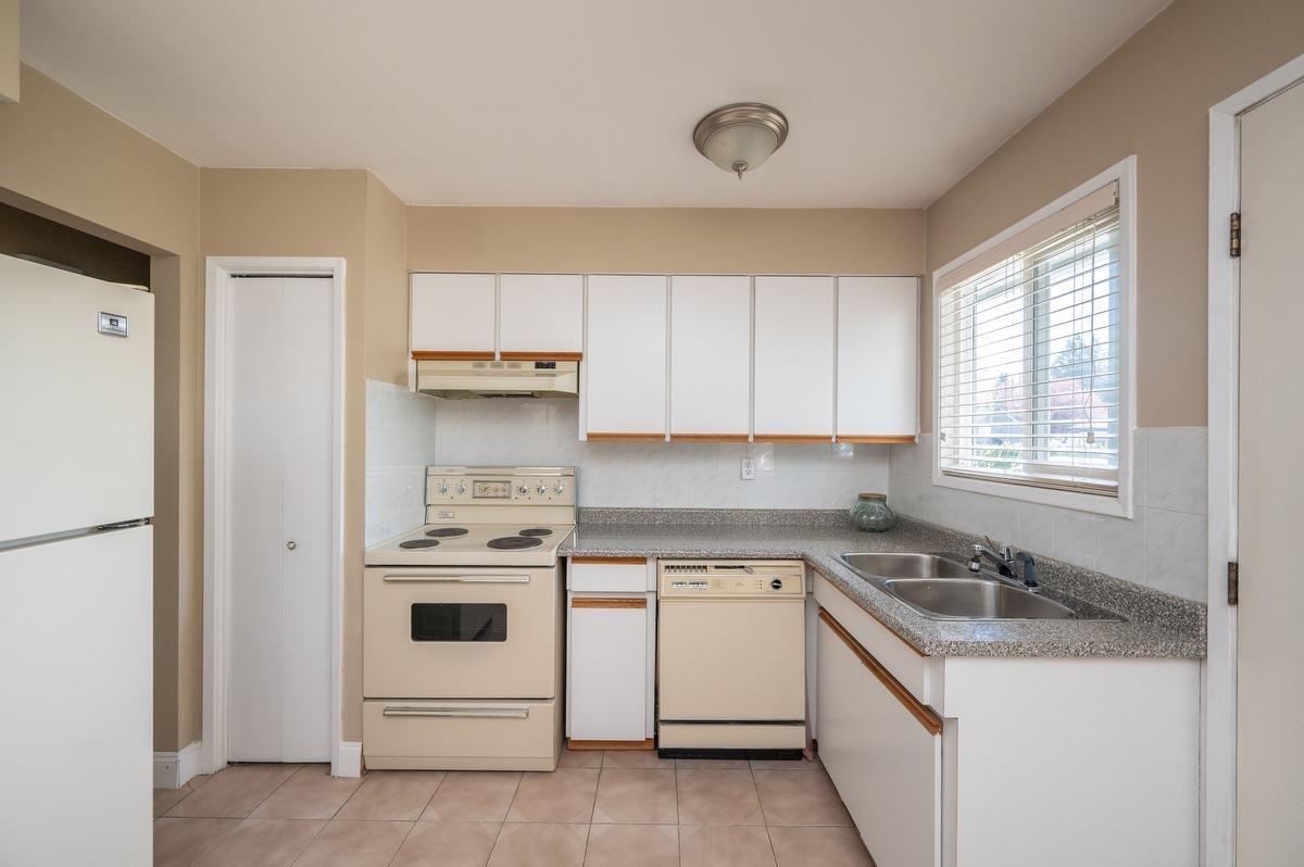Photo 7 of 11496 85 A Avenue, Delta BC