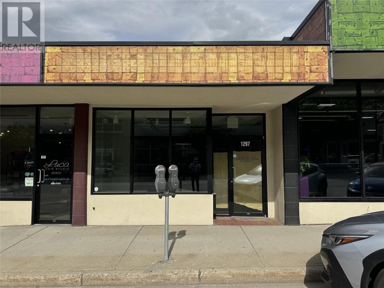 1297 Cedar Avenue, Trail