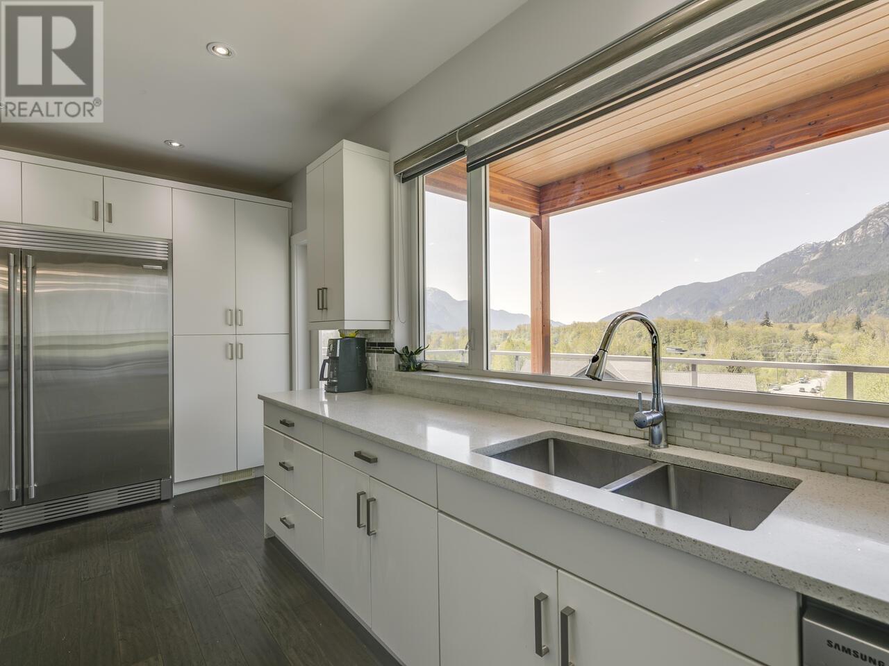 41230 ROCKRIDGE PLACE, Squamish real estate listing R2995971