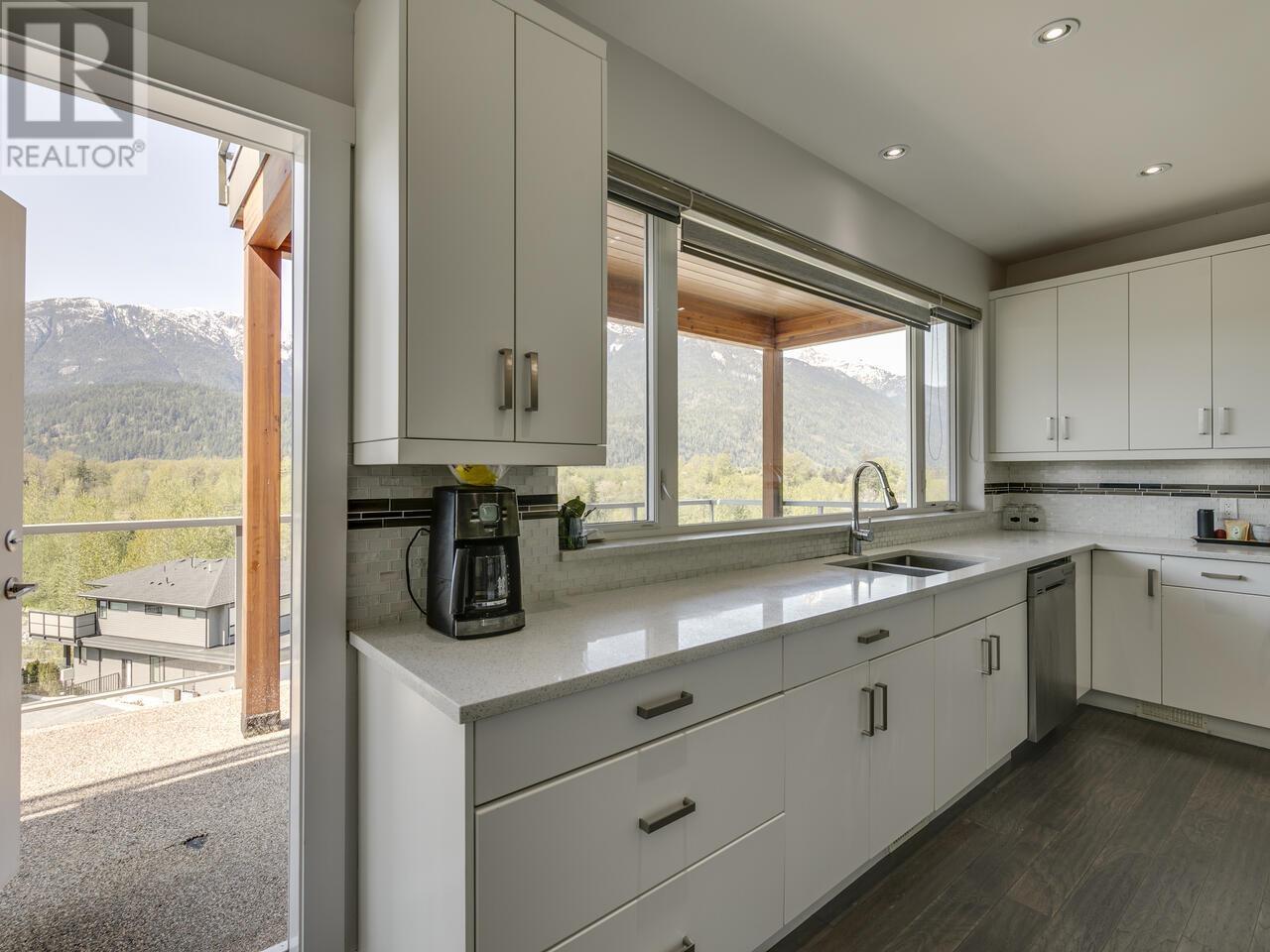 41230 ROCKRIDGE PLACE, Squamish real estate listing R2995971
